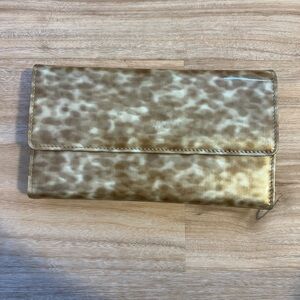 Oscar de La Renta Tortoise Wallet
